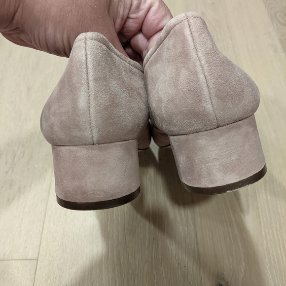 Tan Suede low heels - Picture 8 of 12